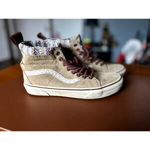 Women Vans Sk8- hi MTE Pre Owned Size 8.5